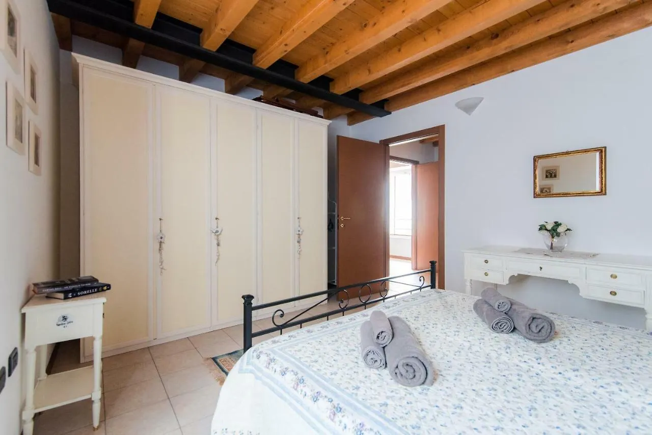 Ca Mia - The House Of Travelers Apartment Como 0*,